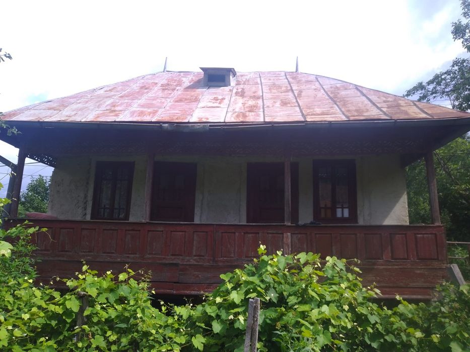 Casă de vânzare  ,localitatea Cărbunești  ,jud Prahova tel 0720643915