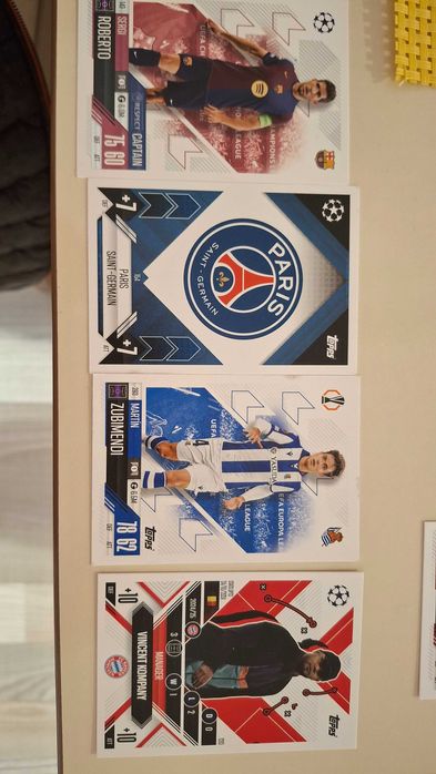 Продававм футболни карти на topps match attax различни видове