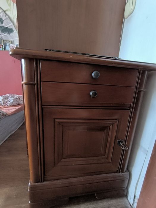 Продается спальный гарнитур СРОЧНО