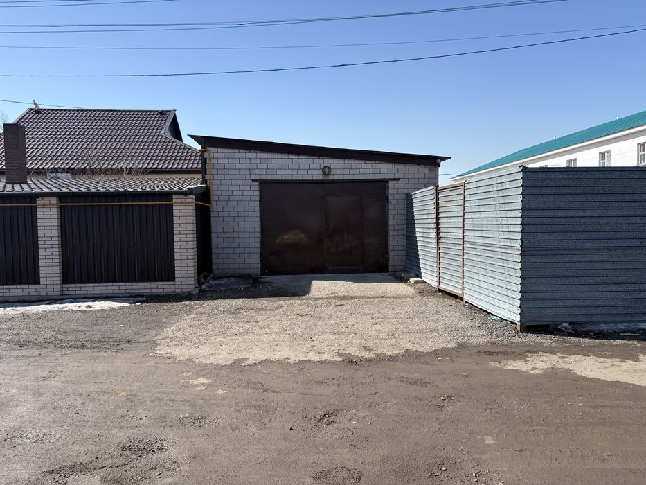 Помешение 105 кв м .  под склад и т.д.