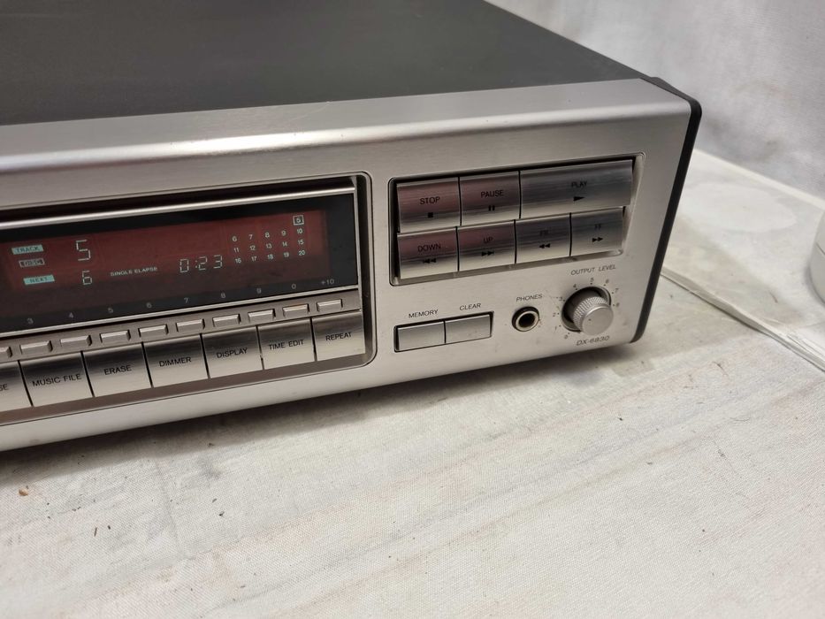 Onkyo DX-6830 1 bit