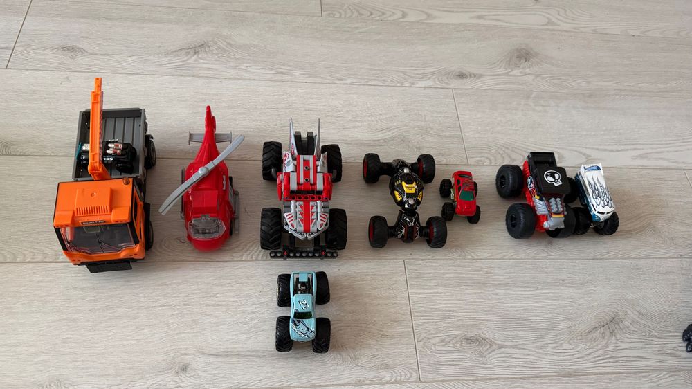 Набор monster trucks, вертолёт и спецтехника
