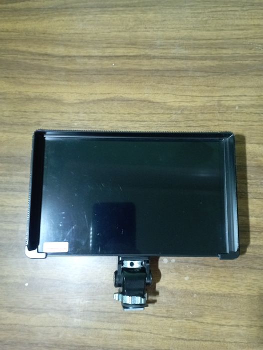 Kamera monitor sotiladi