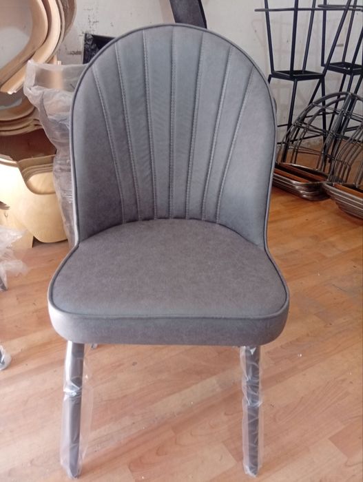 Kafe oshxona restoran uy ovqatlanish uchun stol stul