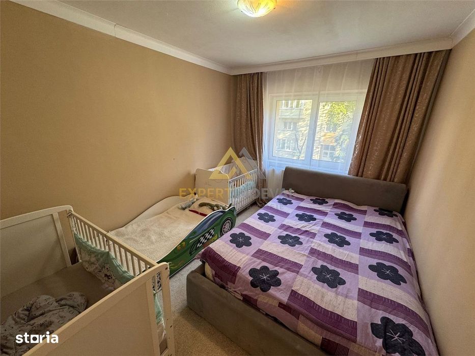 Apartament de vanzare 3 camere + garaj Str. Moldovei