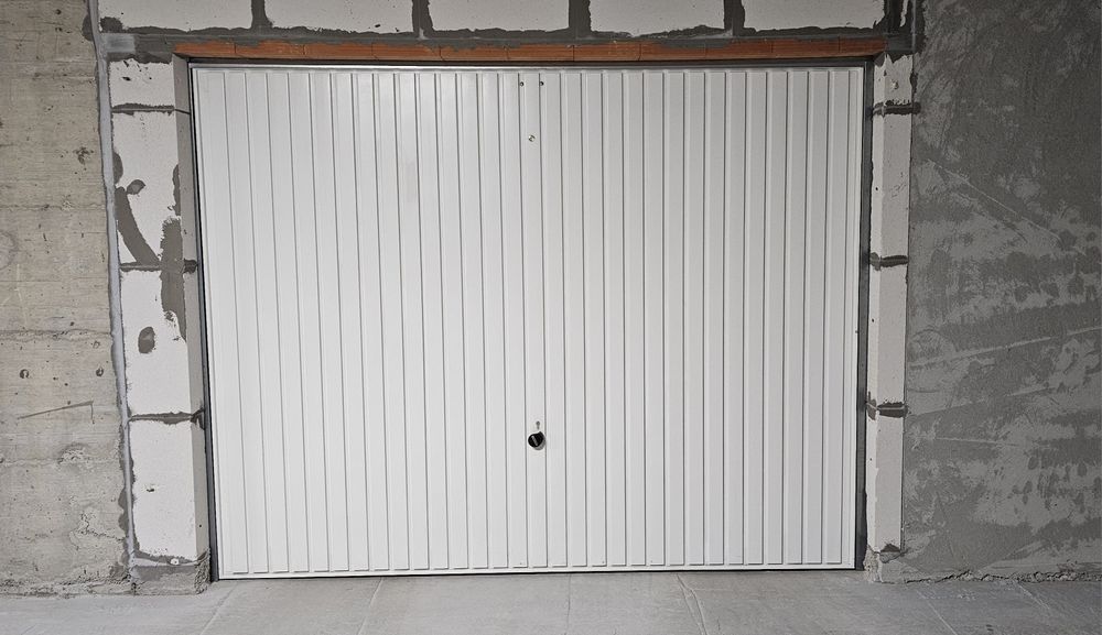 Дава се под наем Гараж / Паркомясто в Шумен, м-т Сакарка - 38 кв.м за 112.2 € - Снимка #1