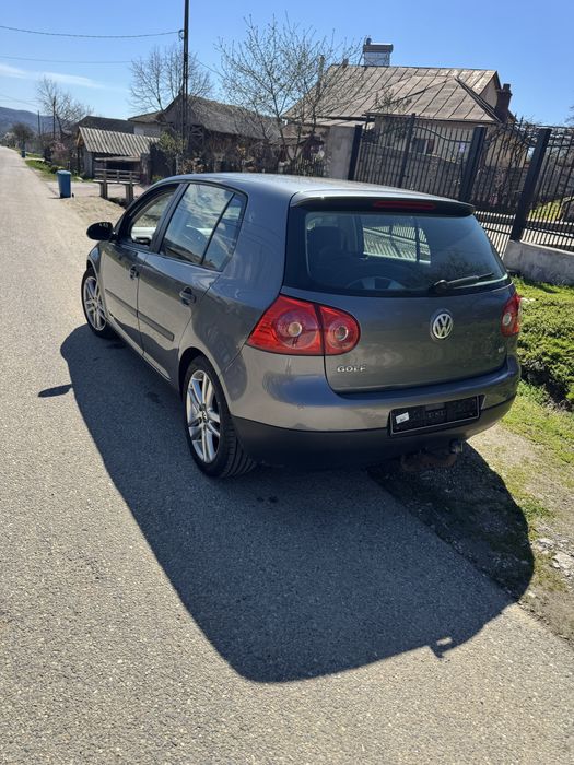 Vw golf 5 1.6 mpi 102 CP