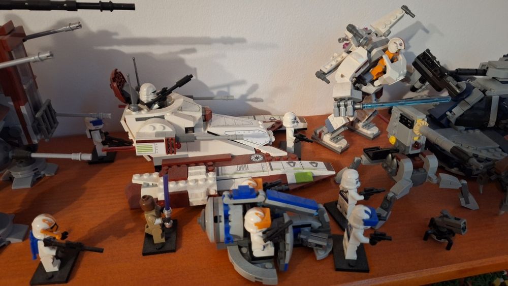 Vand seturi star wars originale, pret negociabil