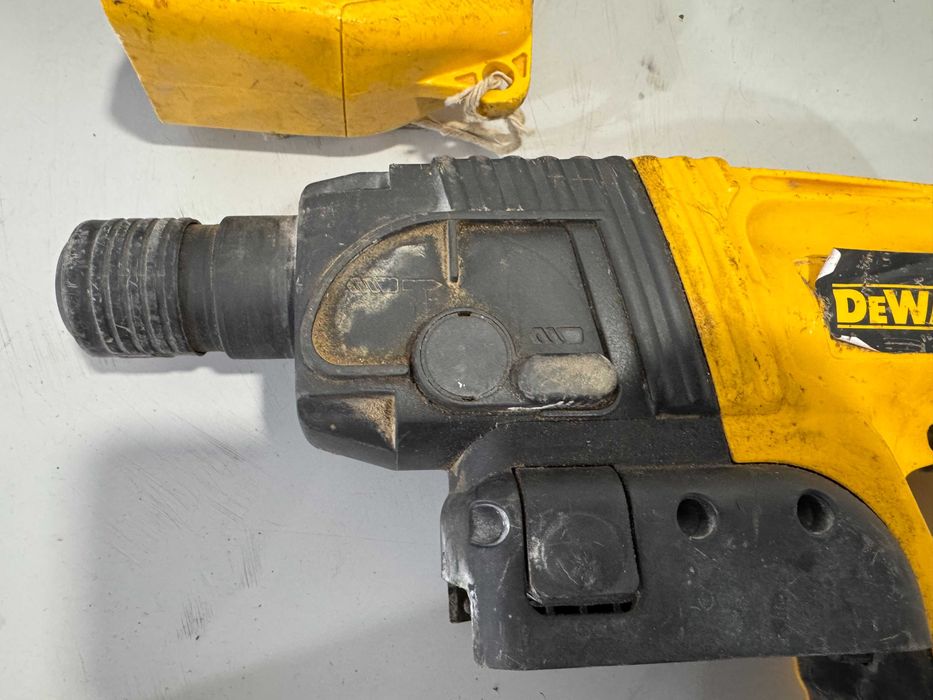 Перфоратор  - Dewalt 24 V /  ЛОТ 44