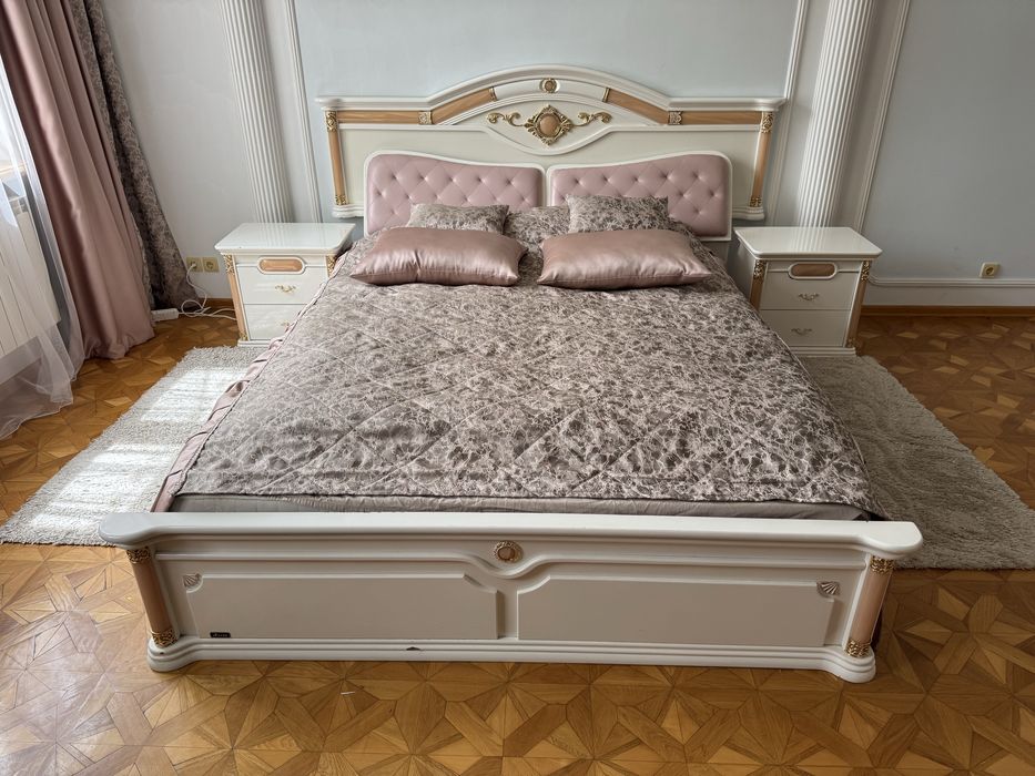 Кровать  1,8 на 2.2 м