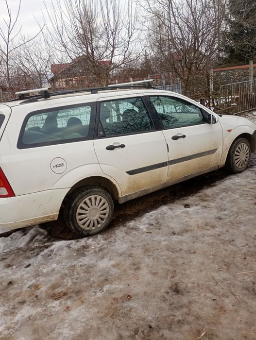 Vând Ford focus   .