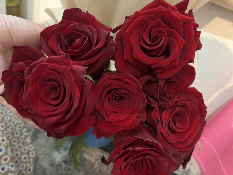 Штучные роза  цена по 500тг
