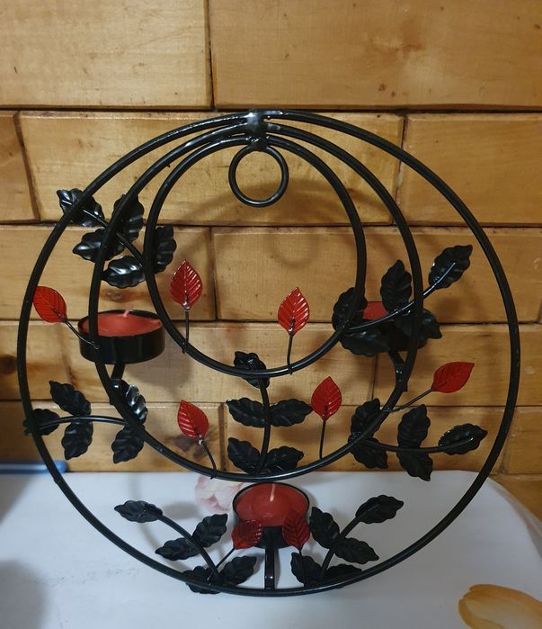 Decorațiune perete cu lumânări