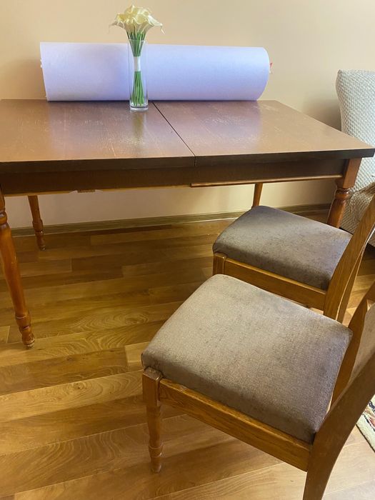 Продам очень дешево стол дубовый