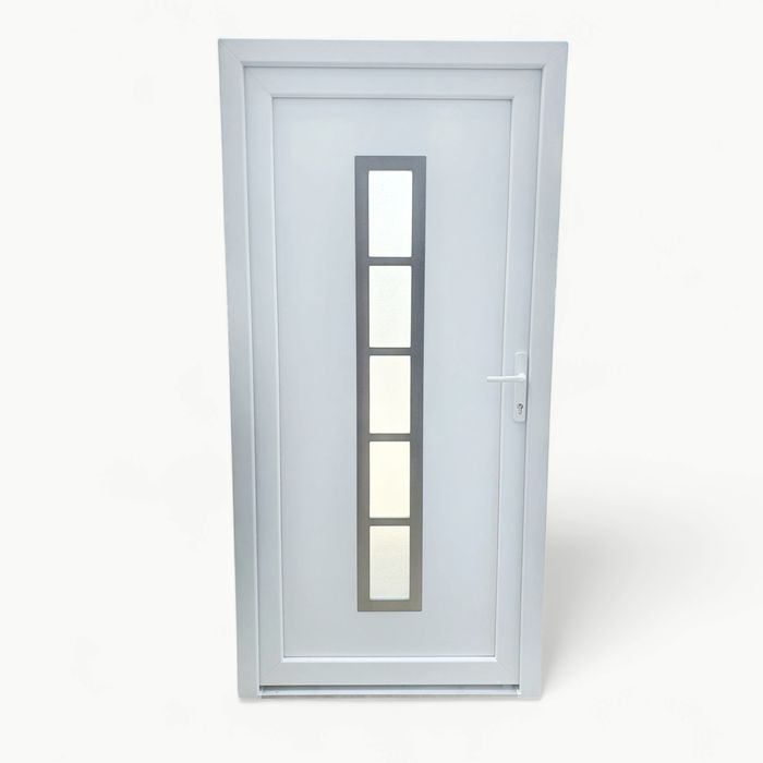 Uși de intrare pentru exterior termopan cu 5 camere disponibil pe stoc