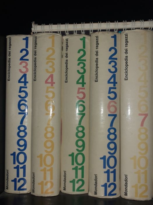 Carti, enciclopedie, 5 Ron/carte, in bloc