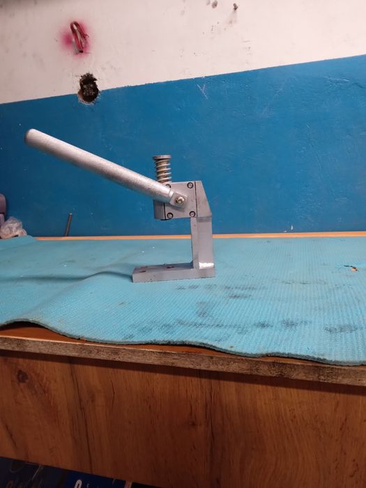 Ручной пресс для заклепок универсал 1