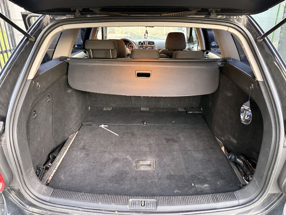 Vând Volkswagen Golf 6 Variant (Combi) – 1.6 TDI – An 2011