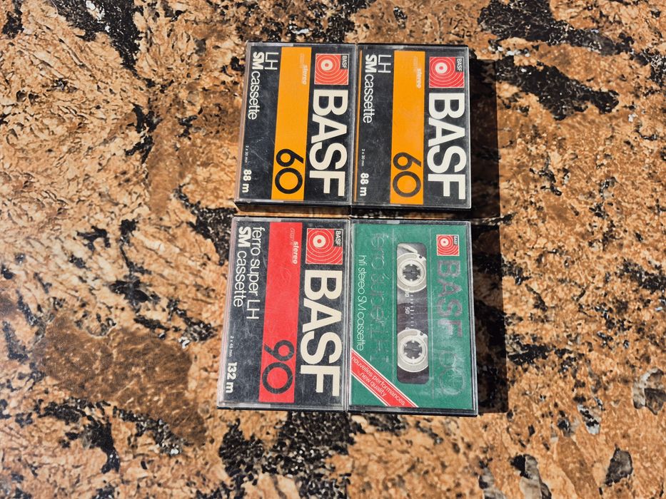 Vând 4 casete audio originale Basf ferro super LH muzica 60-90 minute