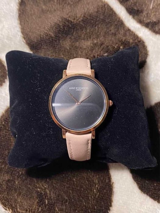 Ceas dama Annie Rosewood