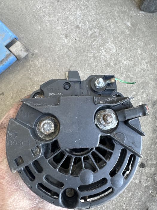 Продам генератор Рено Дастер