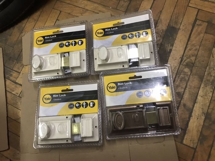 Yala Aplicata cu 3 chei si butuc cu 5 pini Urbis Yale Noi