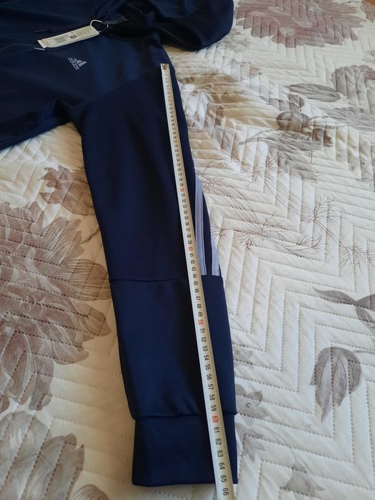 Екип на марката Adidas