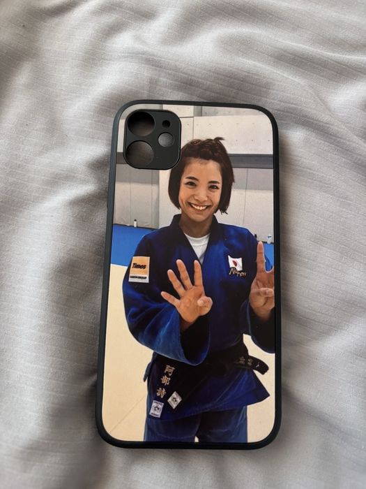 Чехол на айфон 11