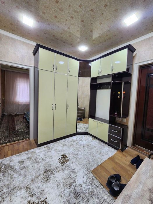 3 хонали квартира 5микр.ж.сотилади