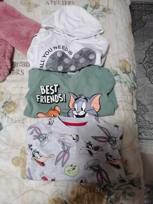 Продавам детски дрехи