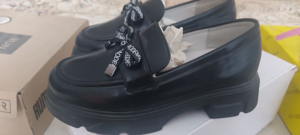 Туфли девочки новые