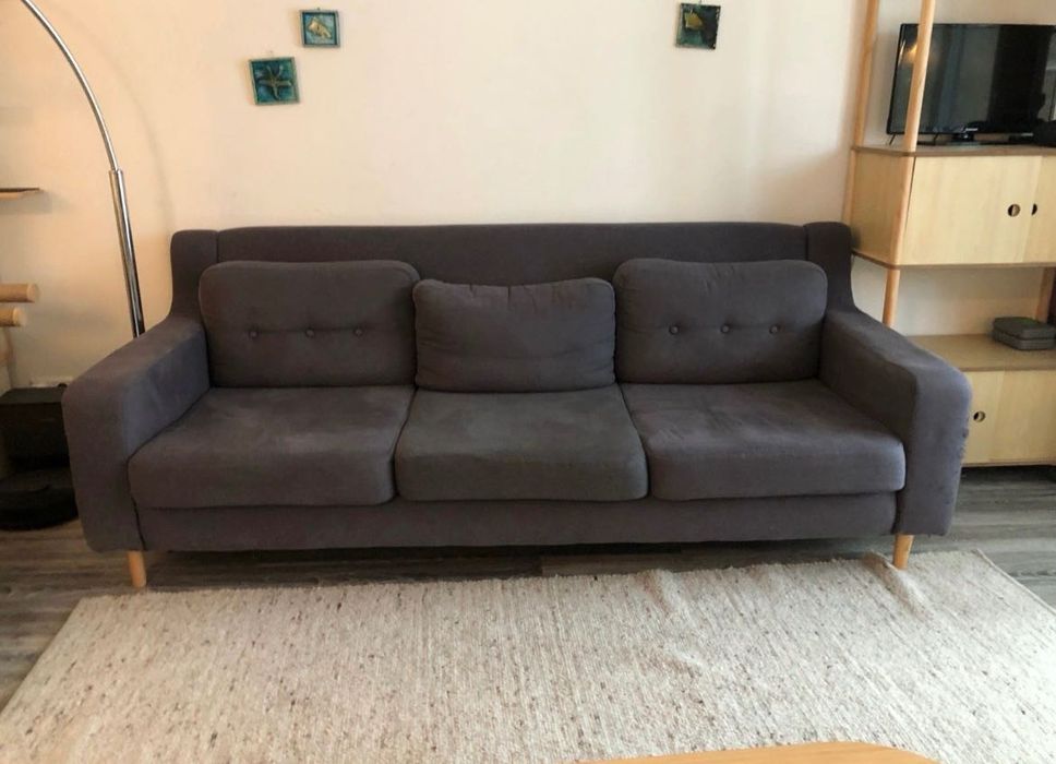 Сив диван за хол