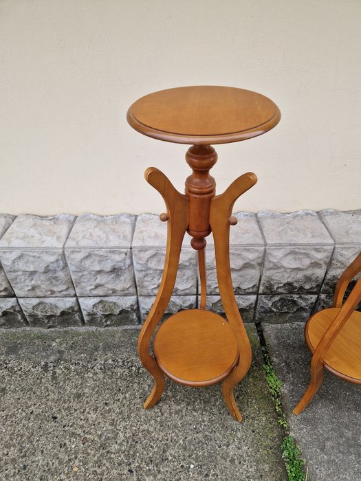 Чифт страхотни антикварни дървени високи масички