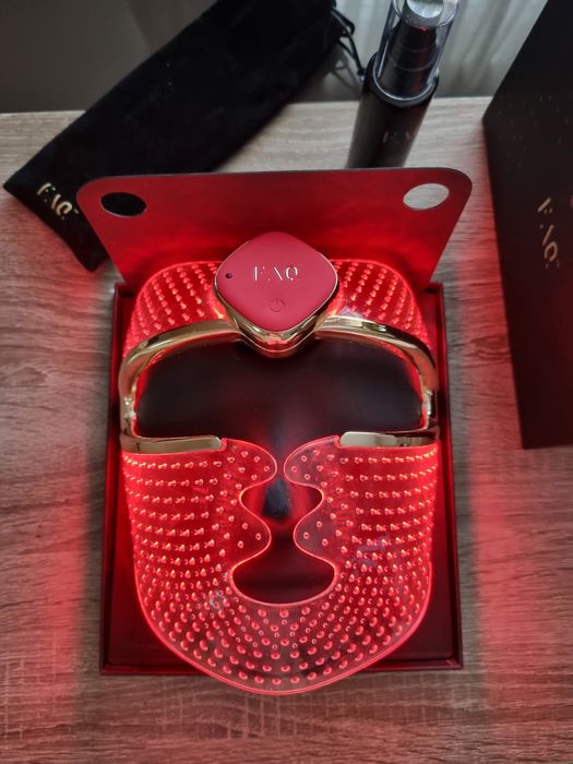 Foreo FAQ 201 лед маска за лице