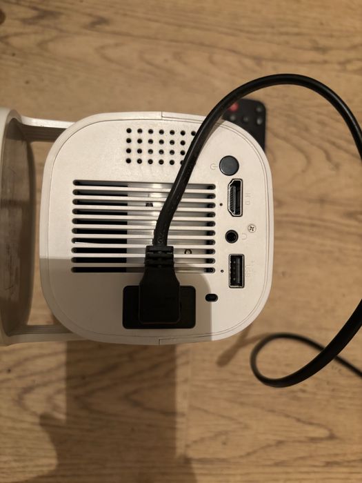 Продвам телевезор Модель: Smart Projector HY300