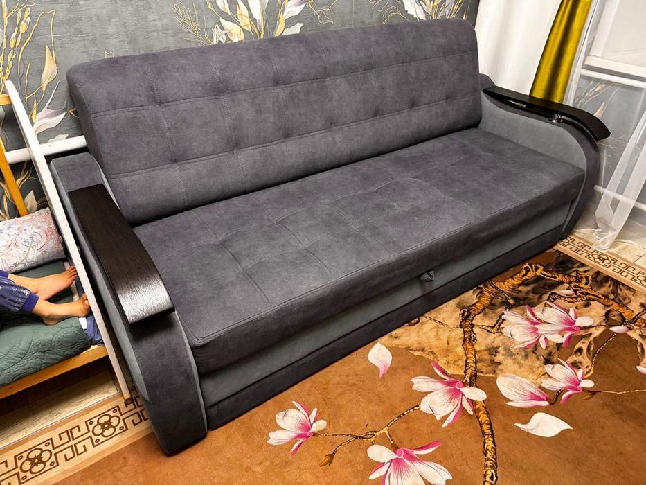 Синий диван двухместный