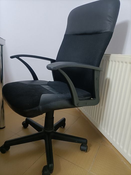 Scaun de birou negru
