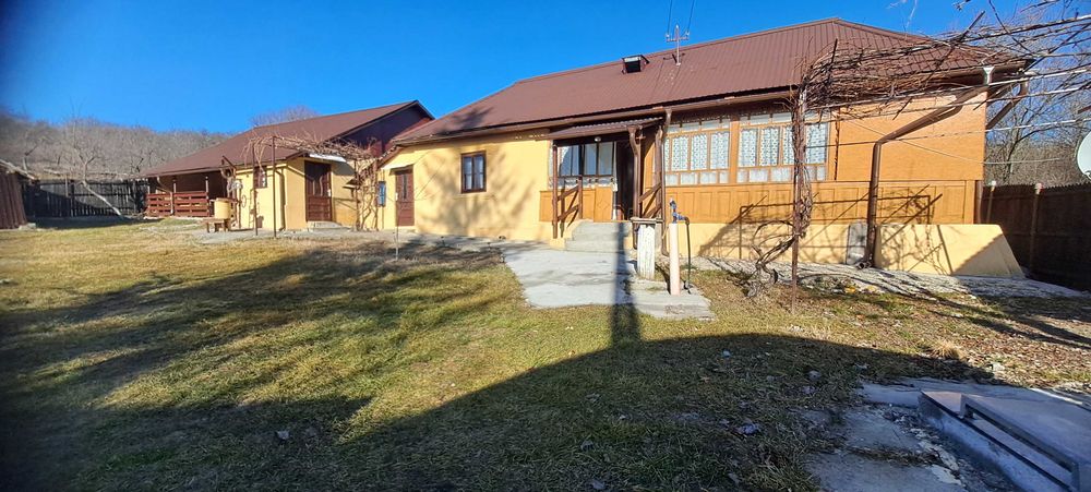 Casă de vânzare- preț negociabil