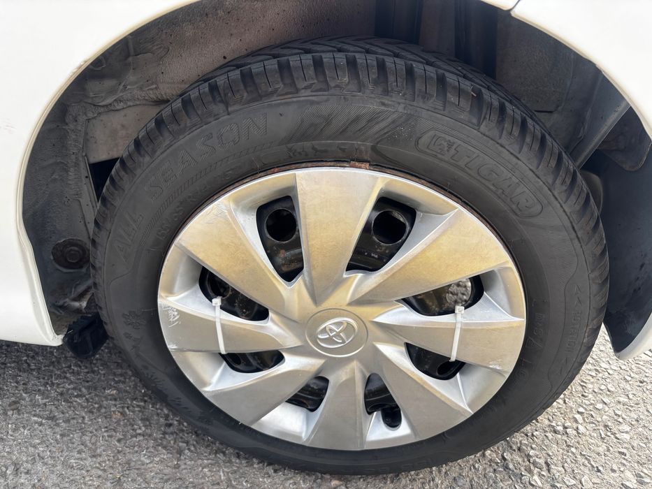 TOYOTA AYGo 97000 км автомат