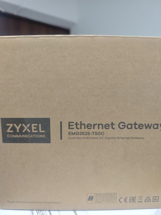 Продам роутер Zyxel EMG3525-T50C