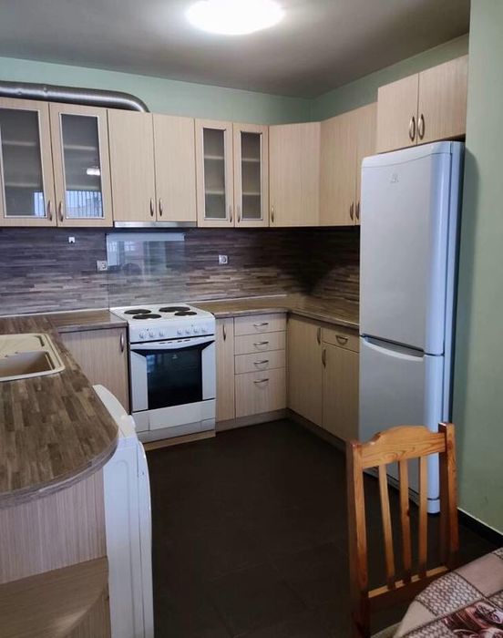 Дава се под наем Тристаен апартамент в Пловдив, Кючук Париж - 100 кв.м за 450 € - Снимка #2