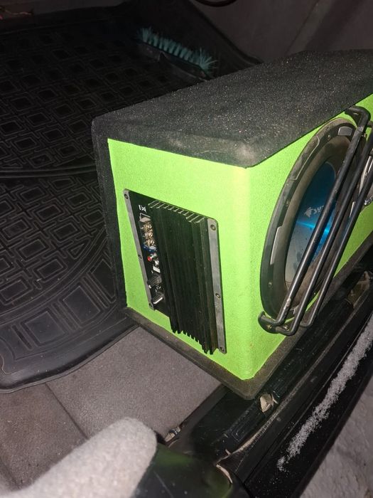 Сабвуфер почти новый