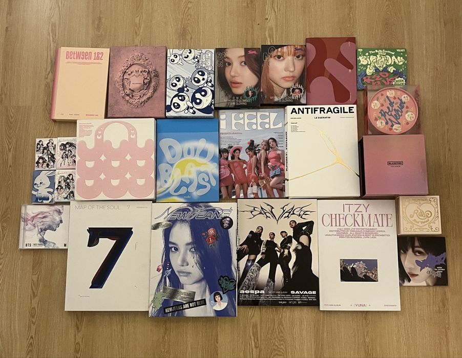 Pachet albume K-pop originale (24 buc) cu photocard | NewJeans, BTS