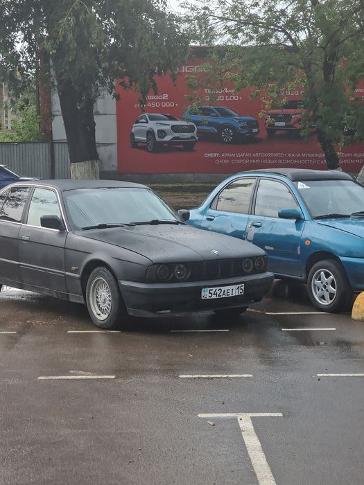 BMW E34 2 литра    .