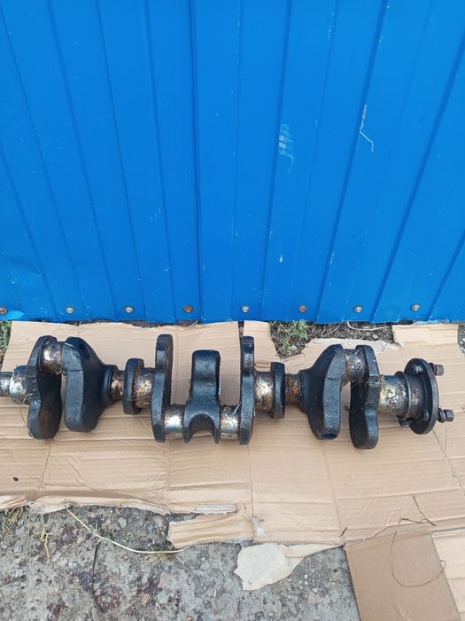 Каленвал газ 52 .