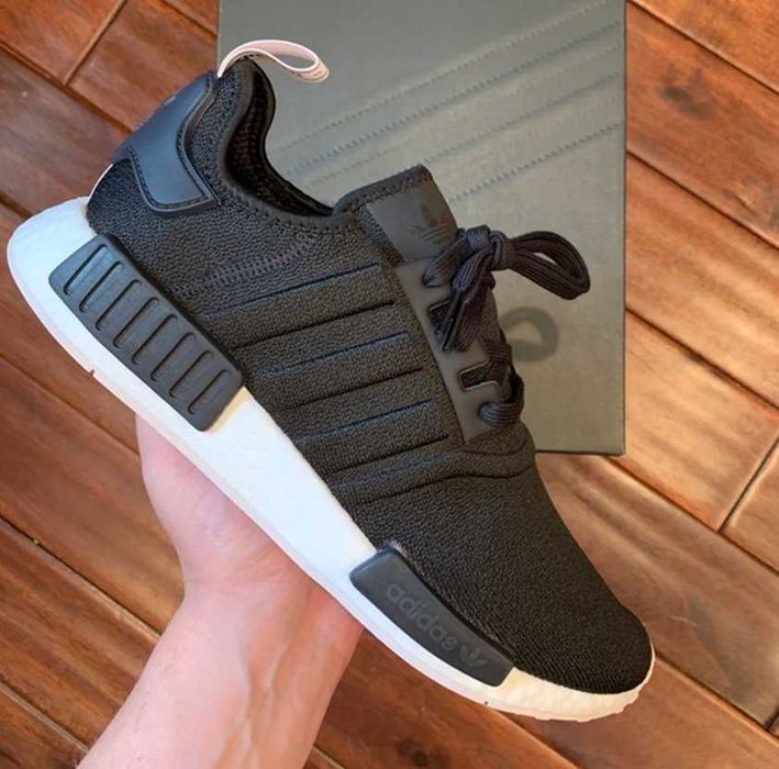 Дамски маратонки   ADIDAS NMD_R1   Оригинални   EU40 2/3
