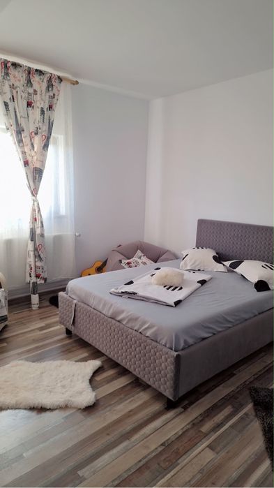 Inchiriem camere într-o casă privată/toată casa în Craiova