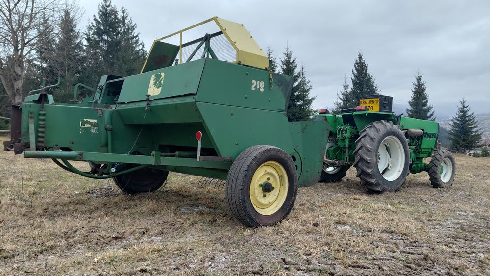 Presa baloti dreptunchiulari Jonh Deere
