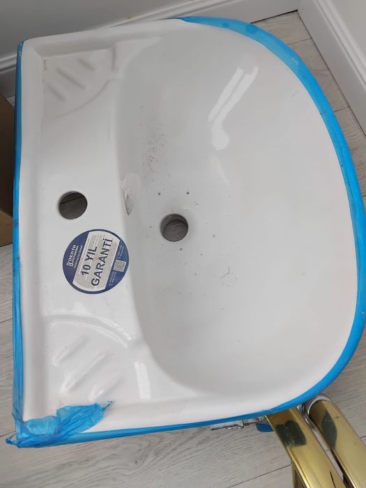 Продается унитаз и раковина