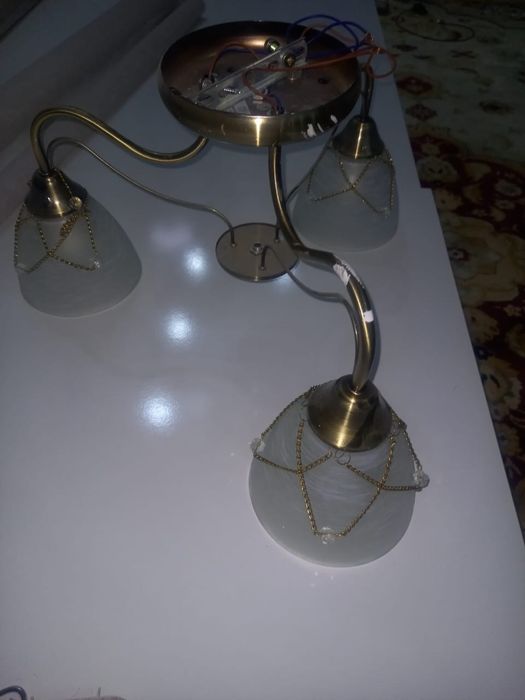 Продаются люстра в хорошем состояний